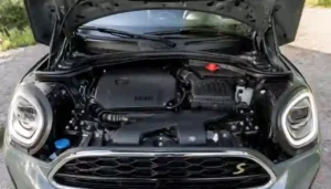 Mini Countryman C 1.5-litre turbo petrol engine bay