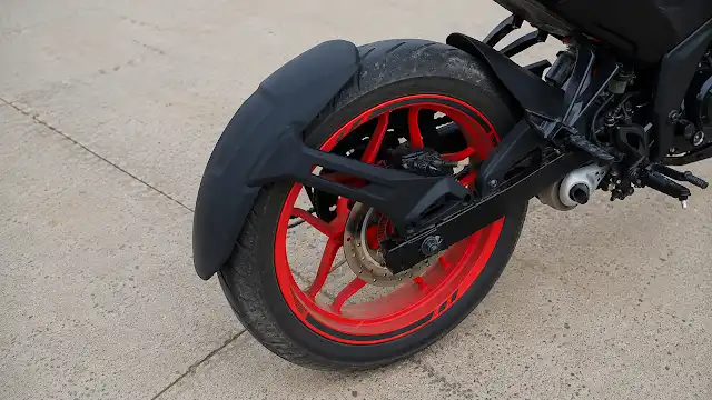 Pulsar N160 SS rear disc brake