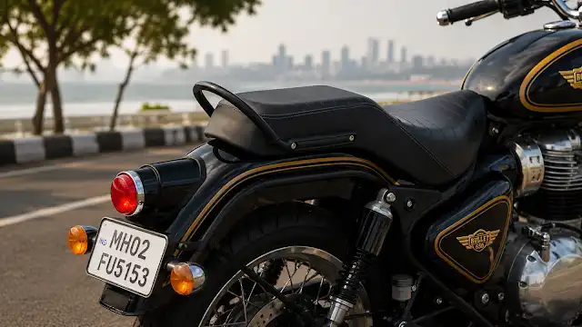 Royal Enfield Bullet 650 rear single-piece bench seat, classic round taillight, and rear suspension setup