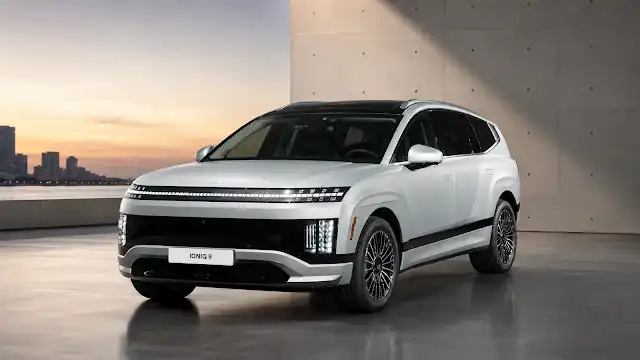 New Hyundai Palisade hybrid luxury SUV exterior design and front profile